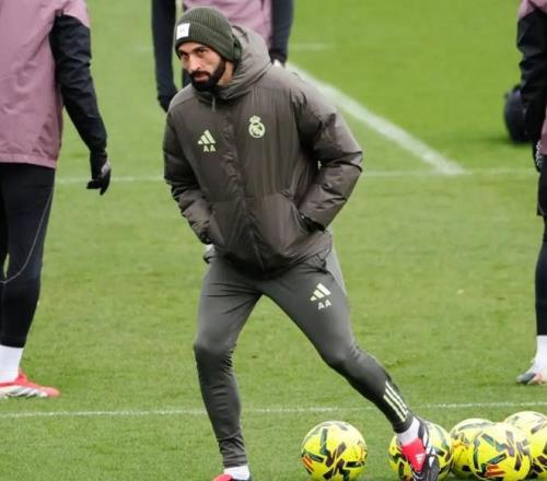 曼联前球员,抨击阿诺德,红军表现,世界杯买球,2026世界杯投注,买球策略,最新赔率,体育竞猜