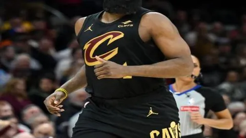 “曼城阵容前瞻：马尔穆什和德布劳内领阵，刘易斯入选”